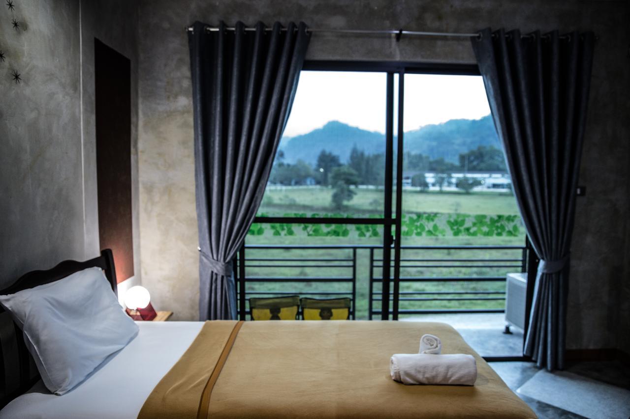 The Boat House Hotel Ranong Ngoại thất bức ảnh